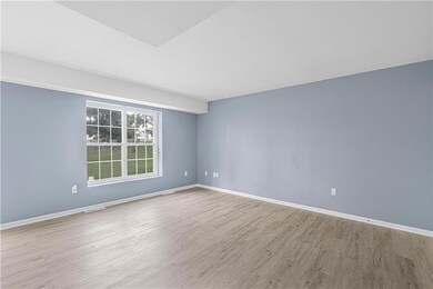 873 Maryland Ct, Whitehall, PA 18052 - photo 3