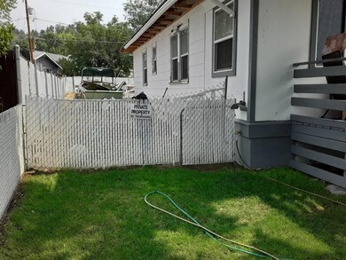 427 N Crater Lake Pkwy, Klamath Falls, OR 97601 - photo 3