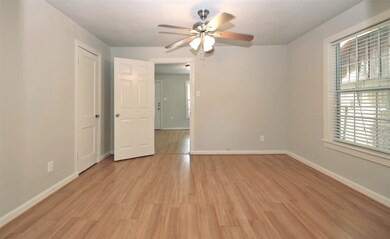 509 Caplin St, Houston, TX 77022 - photo 6