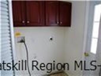 29 Waltke Ln, Wallkill, NY 12589 - photo 4