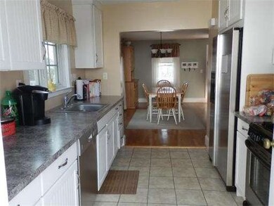 86 S Walnut St, Quincy, MA 02169 - photo 4