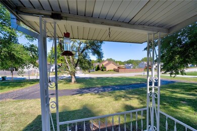 10205 W 49th St, Shawnee, KS 66203 - photo 4