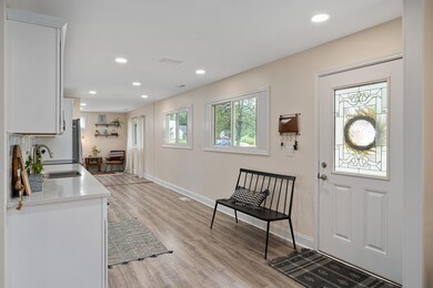 583 Daventry Ln_MLS_06