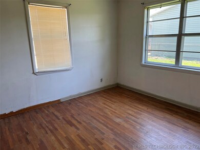 314 E Elm Ave, Eufaula, OK 74432 - photo 6