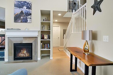 Discovery_Park_downstairs_living_2
