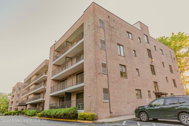 3461 Amboy Rd unit 1F, Staten Island, NY 10306 - photo 4