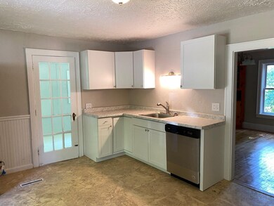 32 Turnpike St, Pembroke, NH 03275 - photo 4