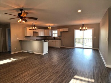 322 S 11th Ave W, Newton, IA 50208 - photo 6