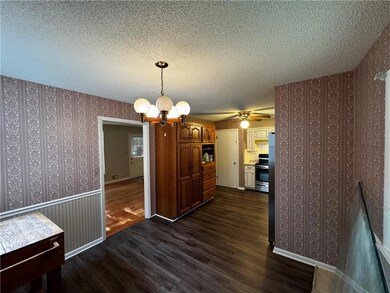 9906 Lawndale Ave, Kansas City, MO 64137 - photo 5