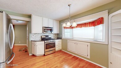 8-web-or-mls-3611 Canterbury Dr Jefferso