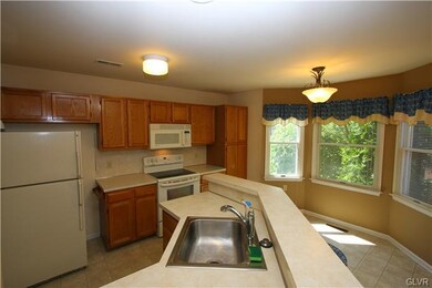 308 Surrey Place, Macungie, PA 18062 - photo 5