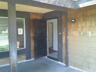 Front Entryway Area