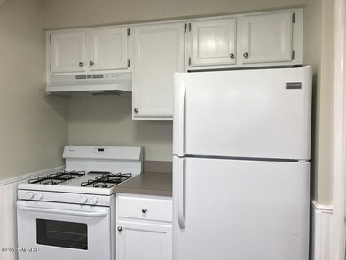 215 Exchange St, Marshall, MI 49068 - photo 2