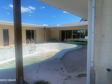 BACK PATIO/POOL