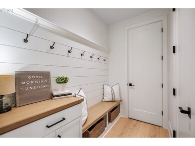 5527 SW Childs Rd, Lake Oswego, OR 97035 - photo 3