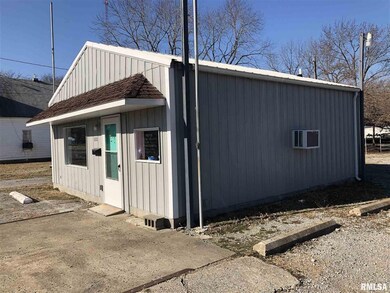 800 W Poplar St, Harrisburg, IL 62946 - photo 2