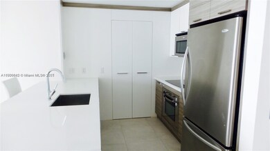 Met One unit T1814, Miami, FL 33131 - photo 5