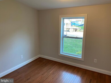 1005 Glacier Ave, Capitol Heights, MD 20743 - photo 4