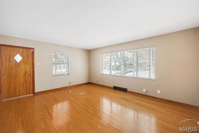 7800 Murdoch Ave, Saint Louis, MO 63119 - photo 6