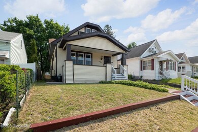 2-web-or-mls-1611SchuylerSt_02