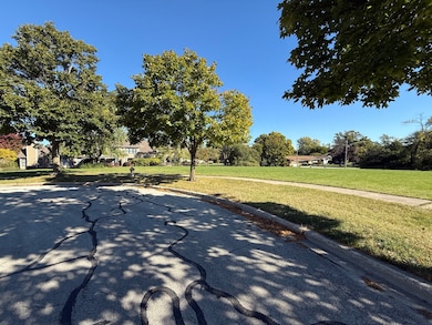 532/544 Fairfield Ct, Lombard, IL 60148 - photo 3