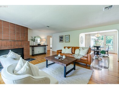 955 Lariat Dr, Eugene, OR 97401 - photo 6