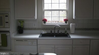 10314 Halton Terrace, Lanham, MD 20706 - photo 4