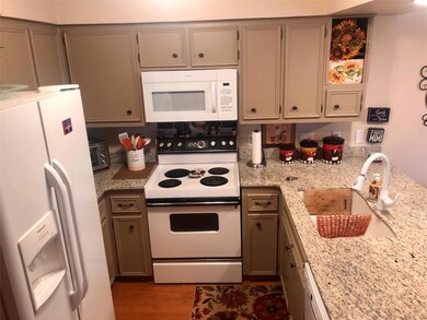 909 Shady Creek Ln, Bedford, TX 76021 - photo 7