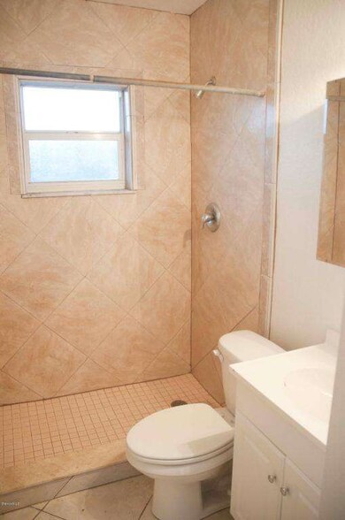 238 Woodland Unit 3 007