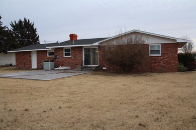 510 E 3rd St, Hugoton, KS 67951 - photo 2