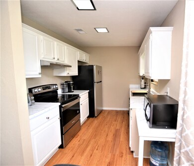 1718 Heather Ln, Alvin, TX 77511 - photo 7