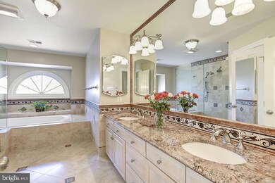 12720 Pond Crest Ln, Herndon, VA 20171 - photo 4