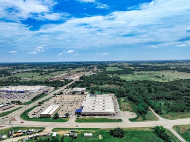 S Broadway St, Sulphur Springs, TX 75482 - photo 2