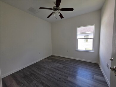 6223 Lacey Oak Dr, Hitchcock, TX 77563 - photo 6