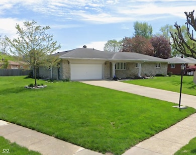 8135 Bishops Ln, Indianapolis, IN 46217 - photo 2