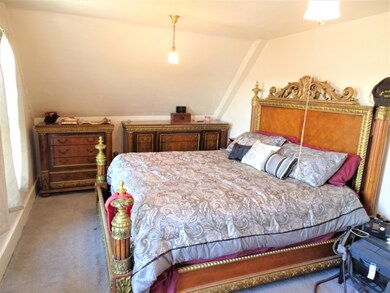 Masterv Bedroom