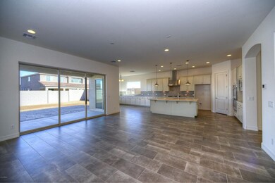 005_Living Room