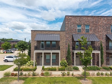 9225 R A Young Jr Dr, Barling, AR 72923 - photo 2