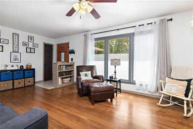 808 NW Maynard St, Blue Springs, MO 64015 - photo 3