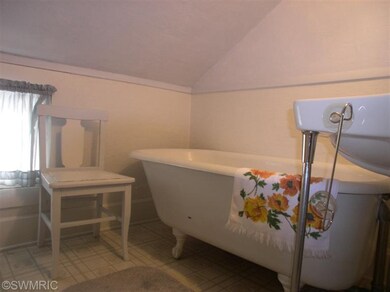 418 W Main St, Niles, MI 49120 - photo 2