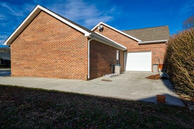 1103 N Plantation Dr, Cookeville, TN 38506 - photo 6