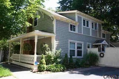 72 Court St, Saratoga Springs, NY 12866 - photo 4