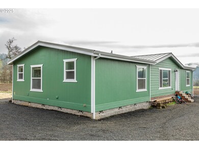 549 Valley Rd, Roseburg, OR 97471 - photo 6