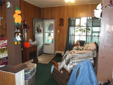 251 E Abbott St, Lansford, PA 18232 - photo 2