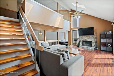 05-Foyer and Living