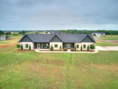 19050 Bobcat Ridge Ct, Cashion, OK 73016 - photo 2