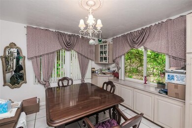 Dining area in kitchen