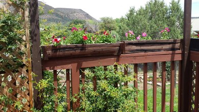 Beaver Flat flowers deck