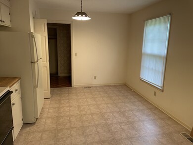 1702 Wildwood Dr, Shelbyville, TN 37160 - photo 3