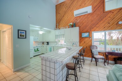 (4) 460 Barry Ave-12